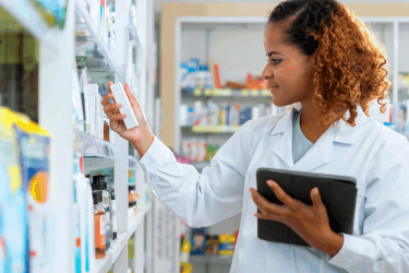 10 Ways Pharmacy Management Software Can Cut Costs and Save Time